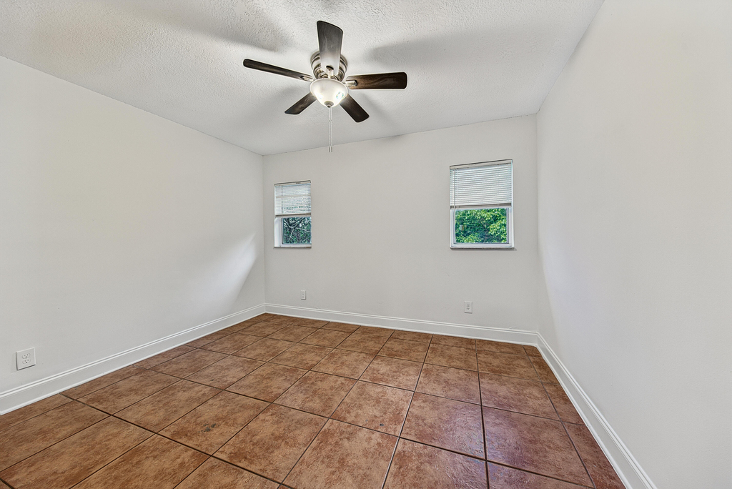 825 Sw 10th Street - Photo 27