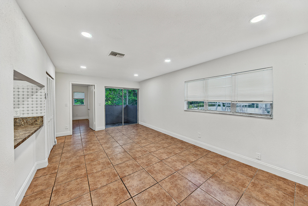 825 Sw 10th Street - Photo 5