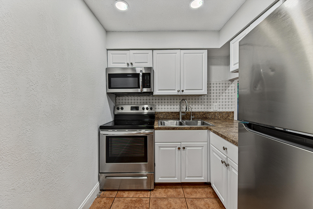 825 Sw 10th Street - Photo 16