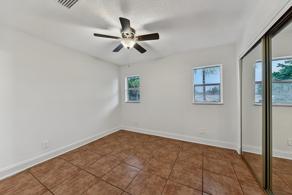 825 Sw 10th Street - Photo 20