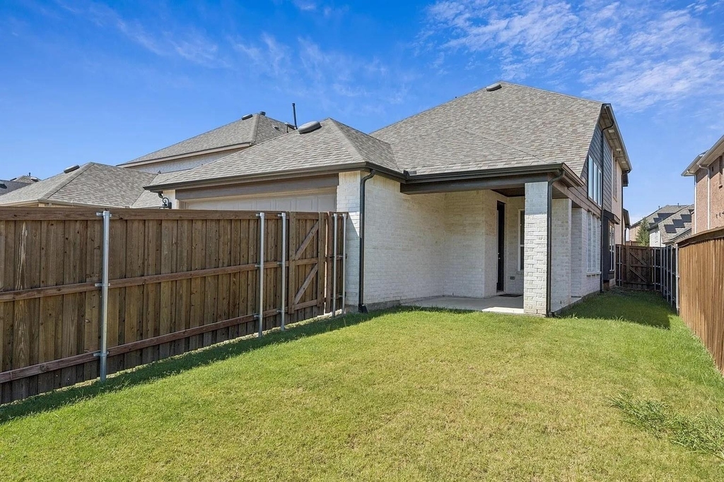 8224 Legacy Trail - Photo 17