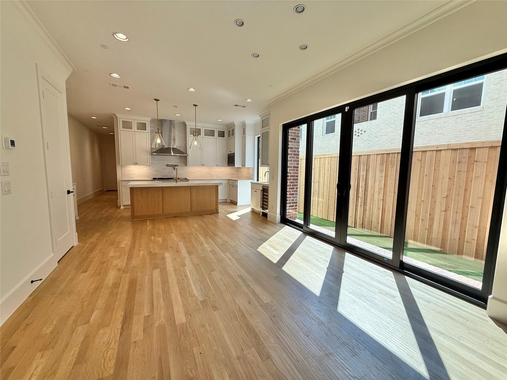 4423 Emerson Avenue - Photo 3