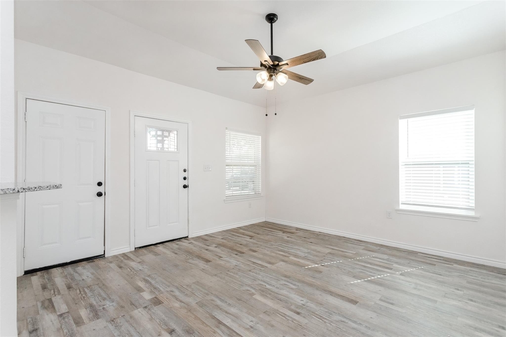 326 Blake Lane - Photo 3