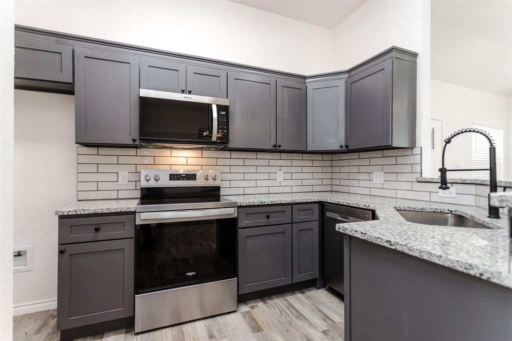 326 Blake Lane - Photo 9