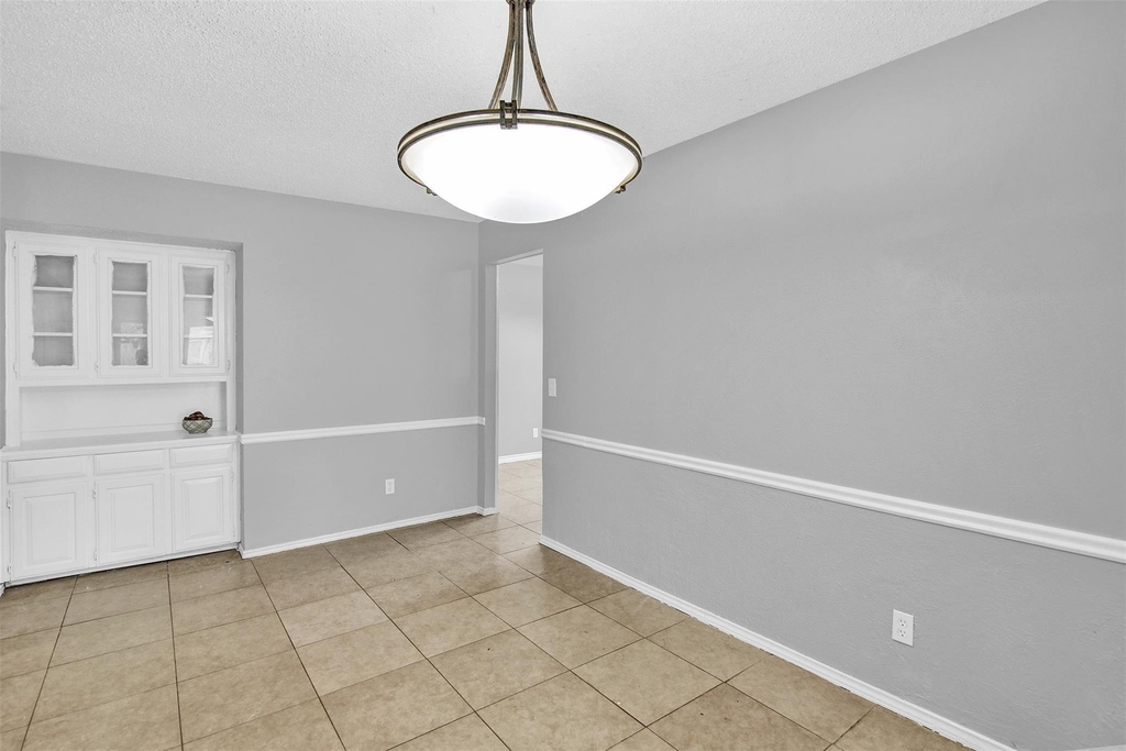 1113 Roaring Springs Drive - Photo 6