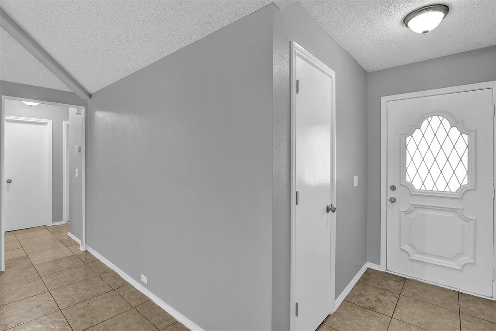 1113 Roaring Springs Drive - Photo 4