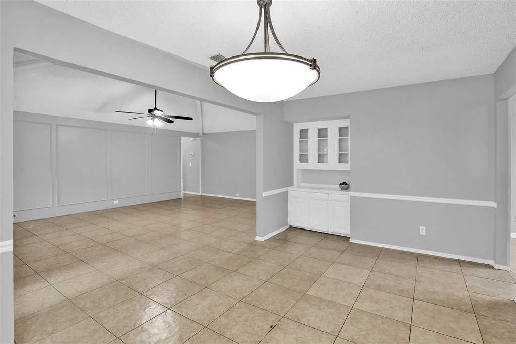 1113 Roaring Springs Drive - Photo 7