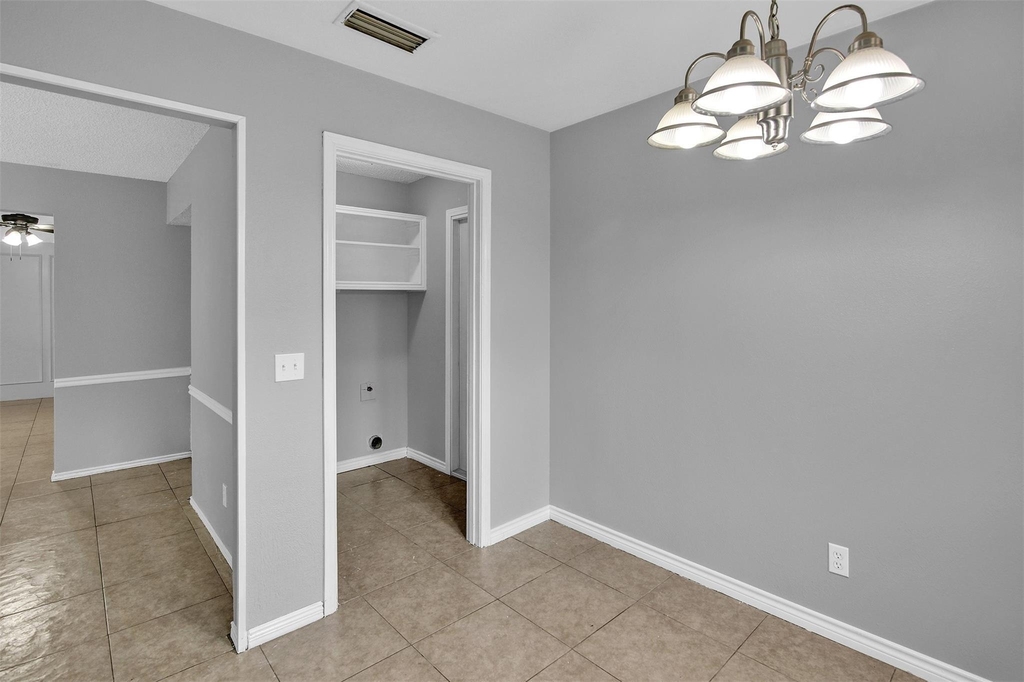 1113 Roaring Springs Drive - Photo 10