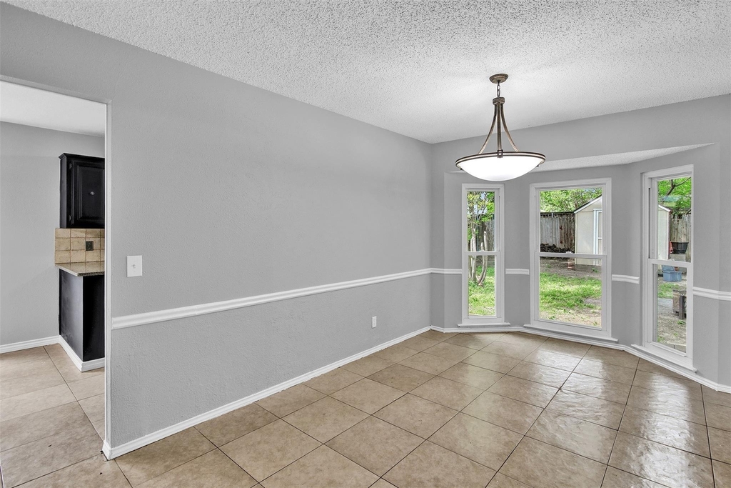 1113 Roaring Springs Drive - Photo 5
