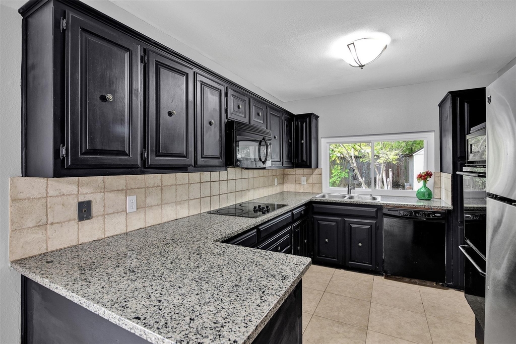 1113 Roaring Springs Drive - Photo 11