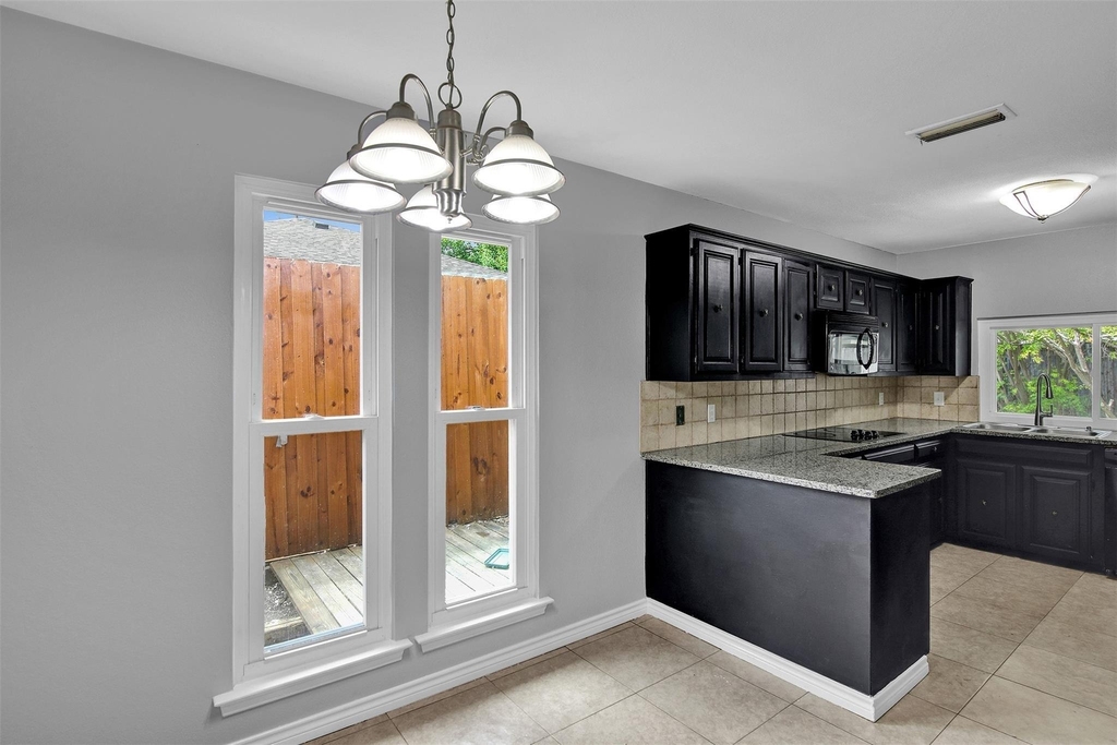 1113 Roaring Springs Drive - Photo 8