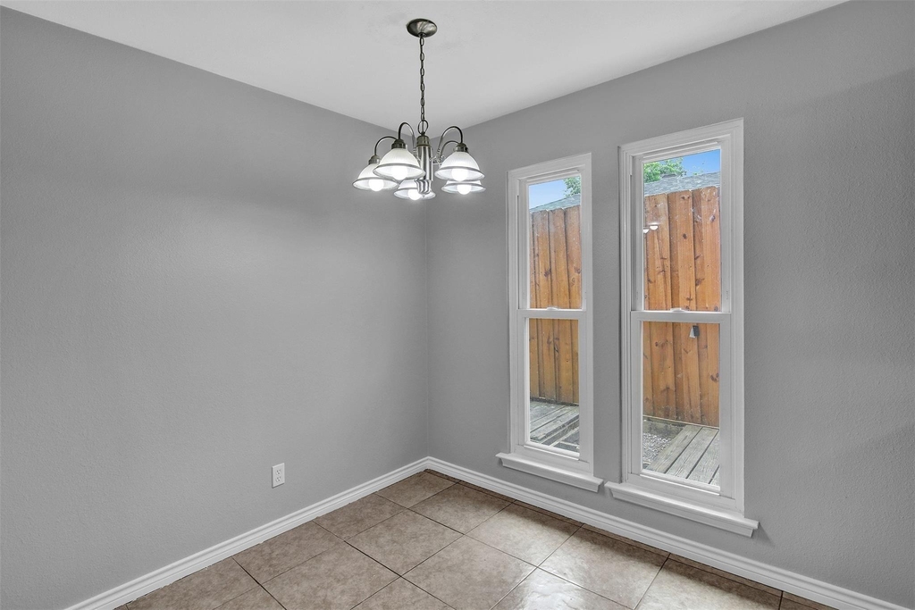 1113 Roaring Springs Drive - Photo 9