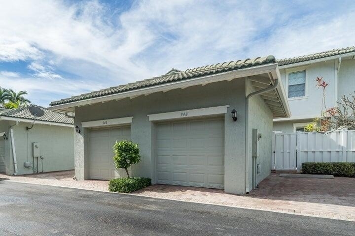 948 Nw 18th Avenue - Photo 4