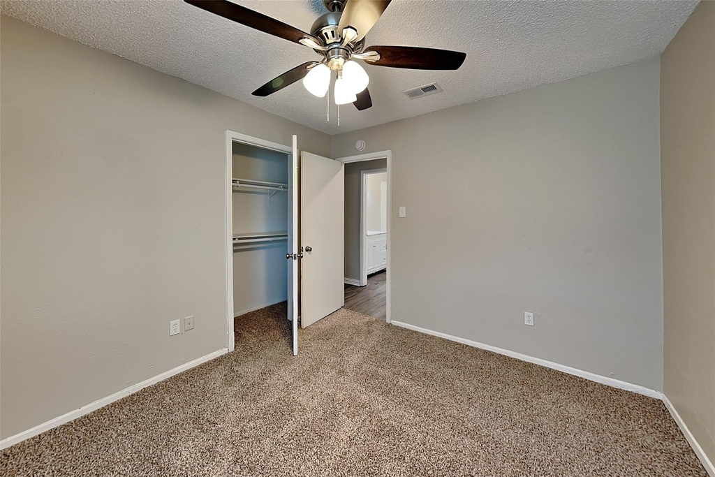 6908 Briardale Drive - Photo 12