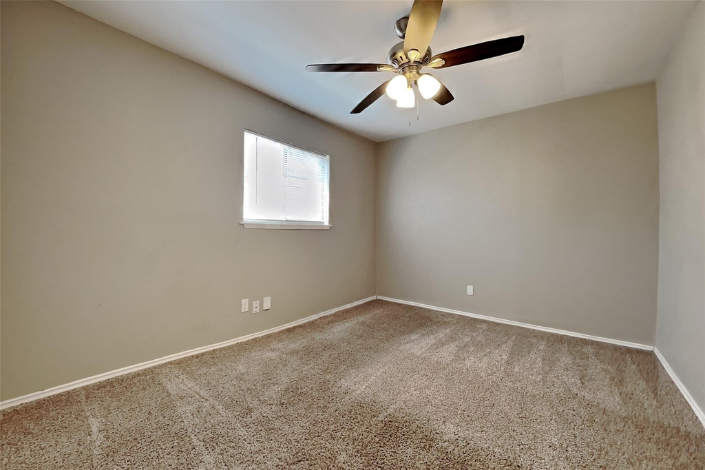 4605 Greenfield Drive - Photo 11