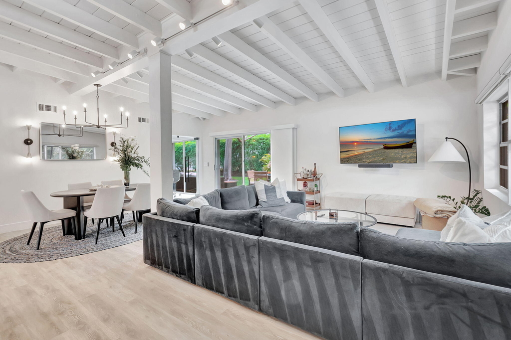 231 Se 3rd Avenue - Photo 4
