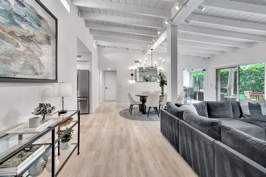 231 Se 3rd Avenue - Photo 2