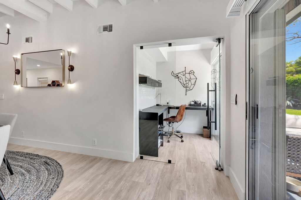 231 Se 3rd Avenue - Photo 18