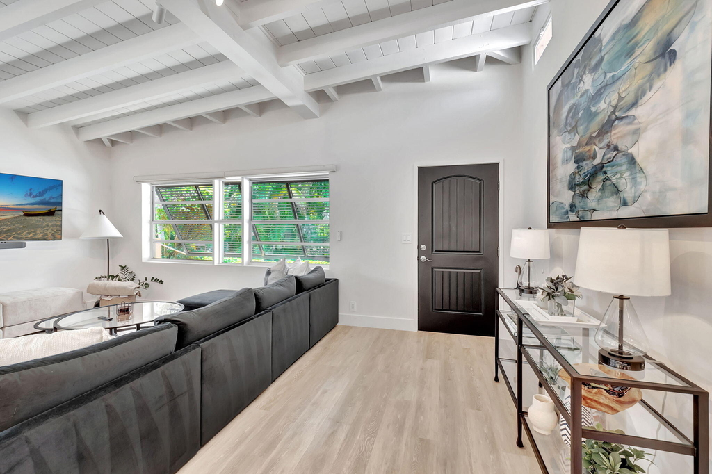 231 Se 3rd Avenue - Photo 3