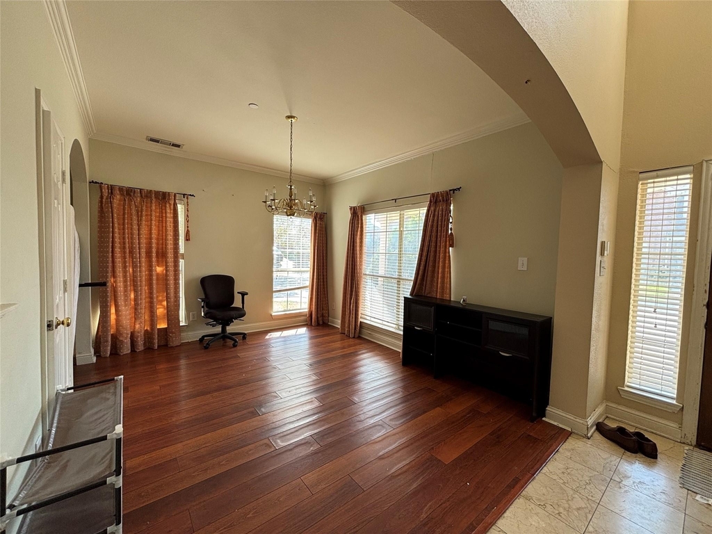 462 Richmond Street - Photo 2