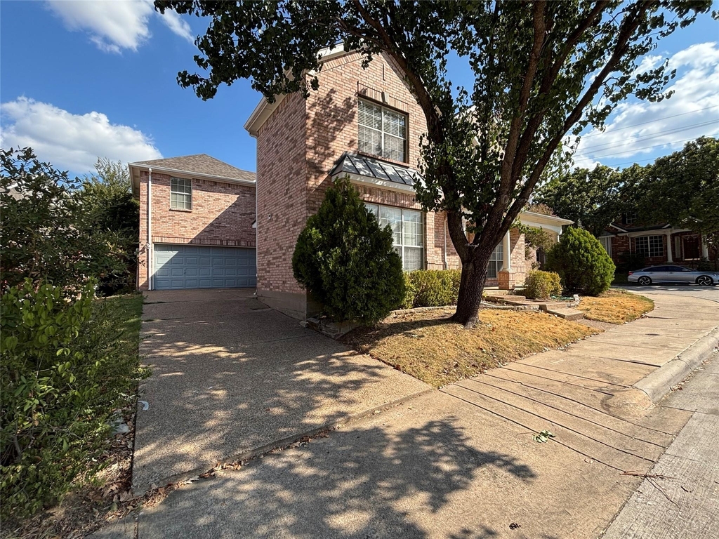 462 Richmond Street - Photo 1