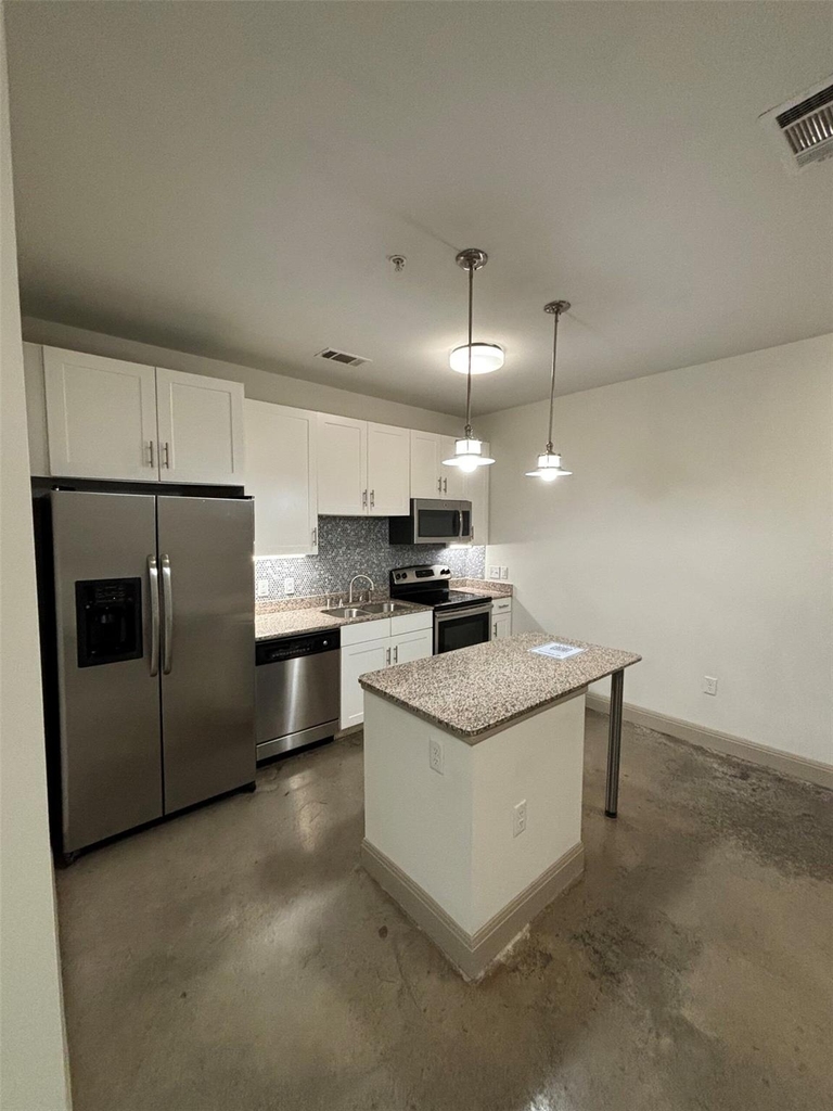 801 N Bishop Avenue - Photo 0