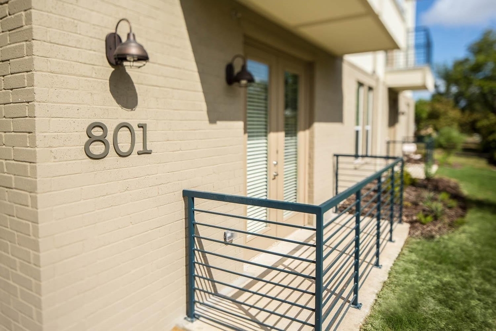 801 N Bishop Avenue - Photo 2