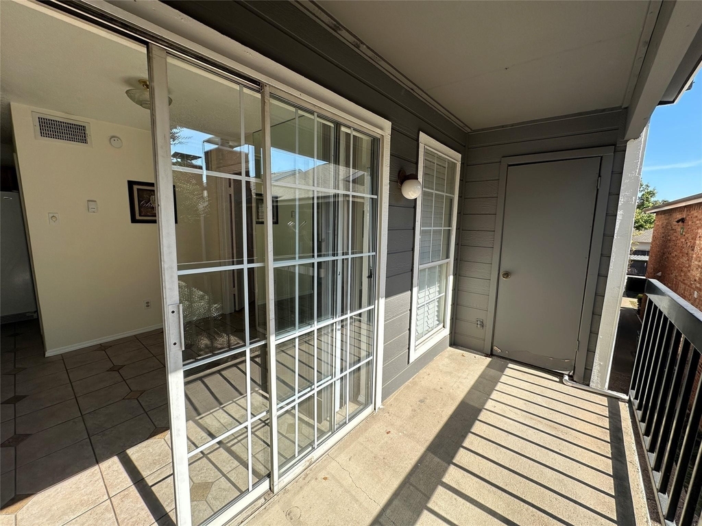 18333 Roehampton Drive - Photo 2