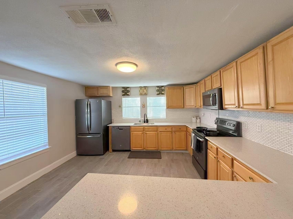 2925 Janet Drive - Photo 9