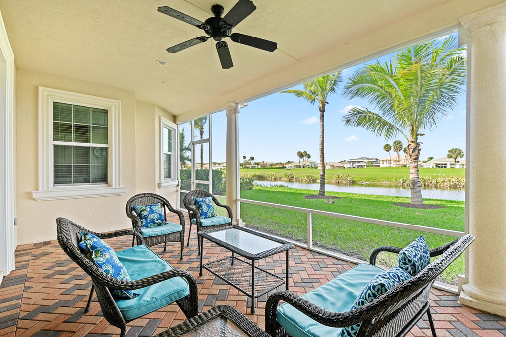 159 Tresana Boulevard - Photo 1