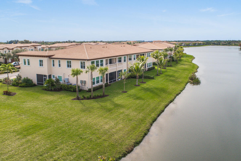 159 Tresana Boulevard - Photo 37