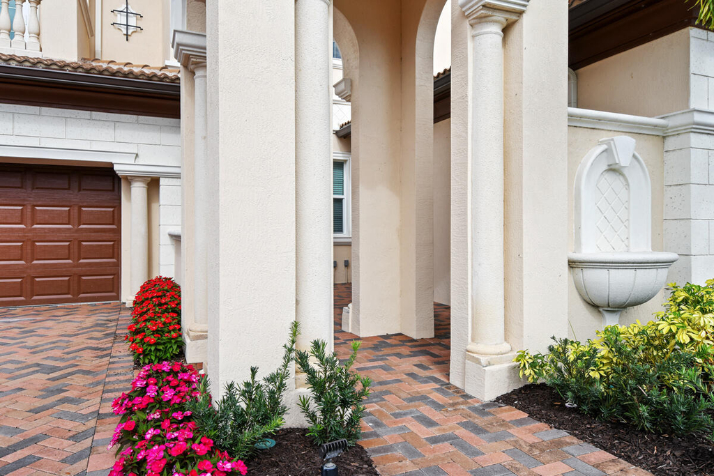 159 Tresana Boulevard - Photo 4