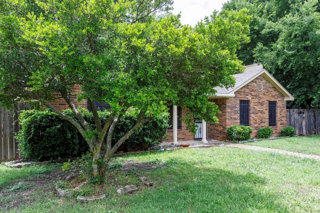 902 Wayne Avenue - Photo 1