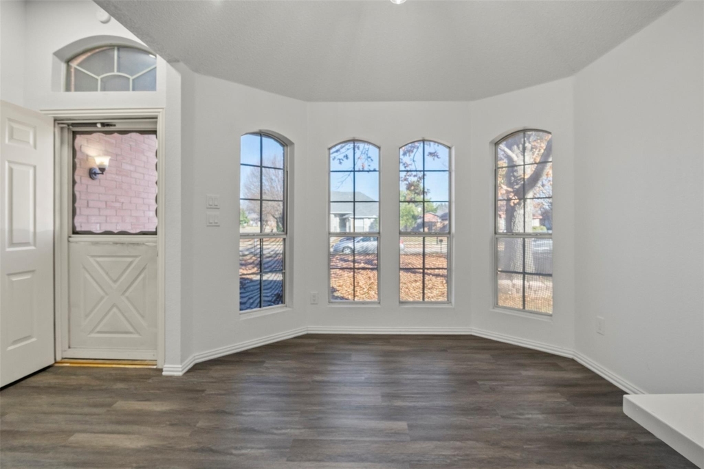 1308 London Drive - Photo 1