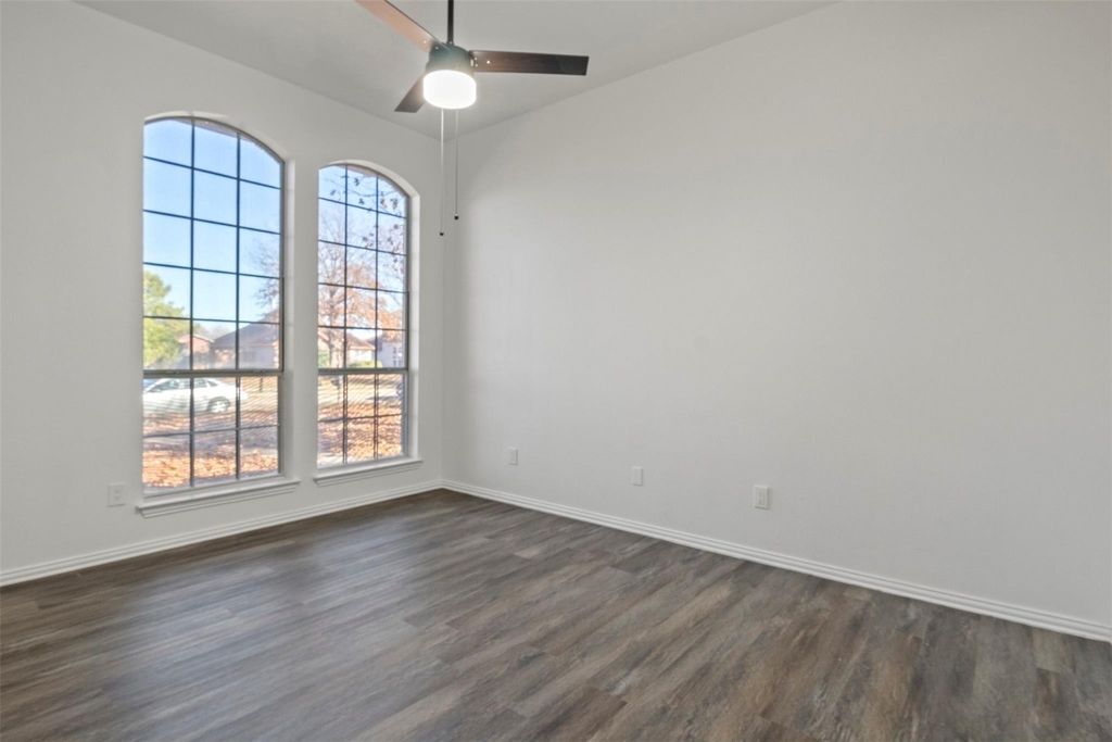 1308 London Drive - Photo 8