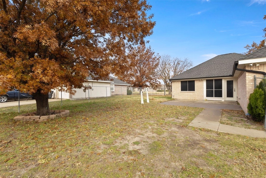 1308 London Drive - Photo 19