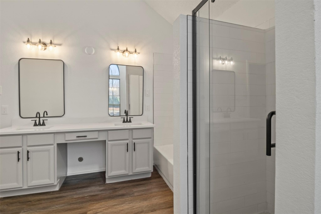 1308 London Drive - Photo 11