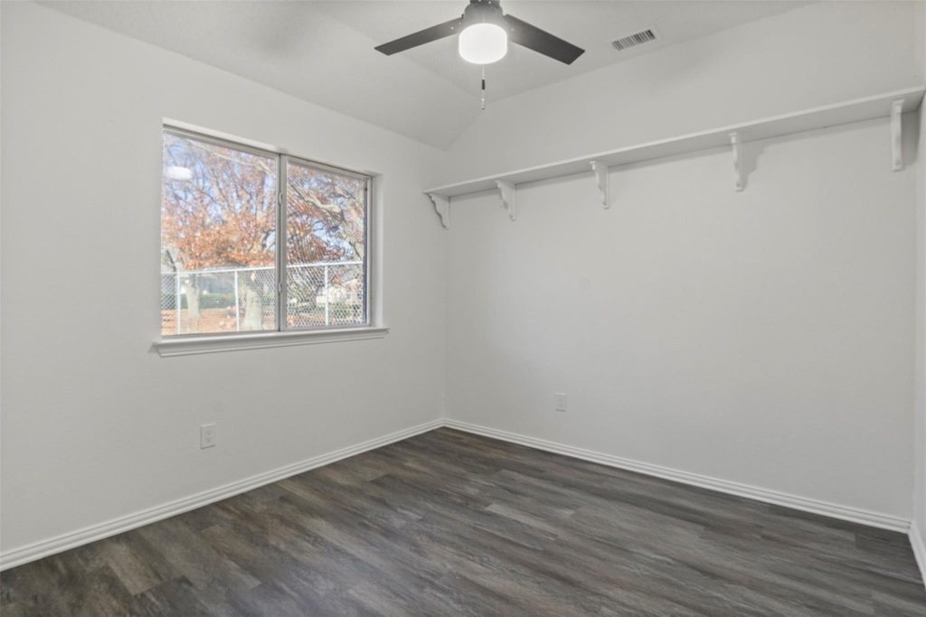 1308 London Drive - Photo 15