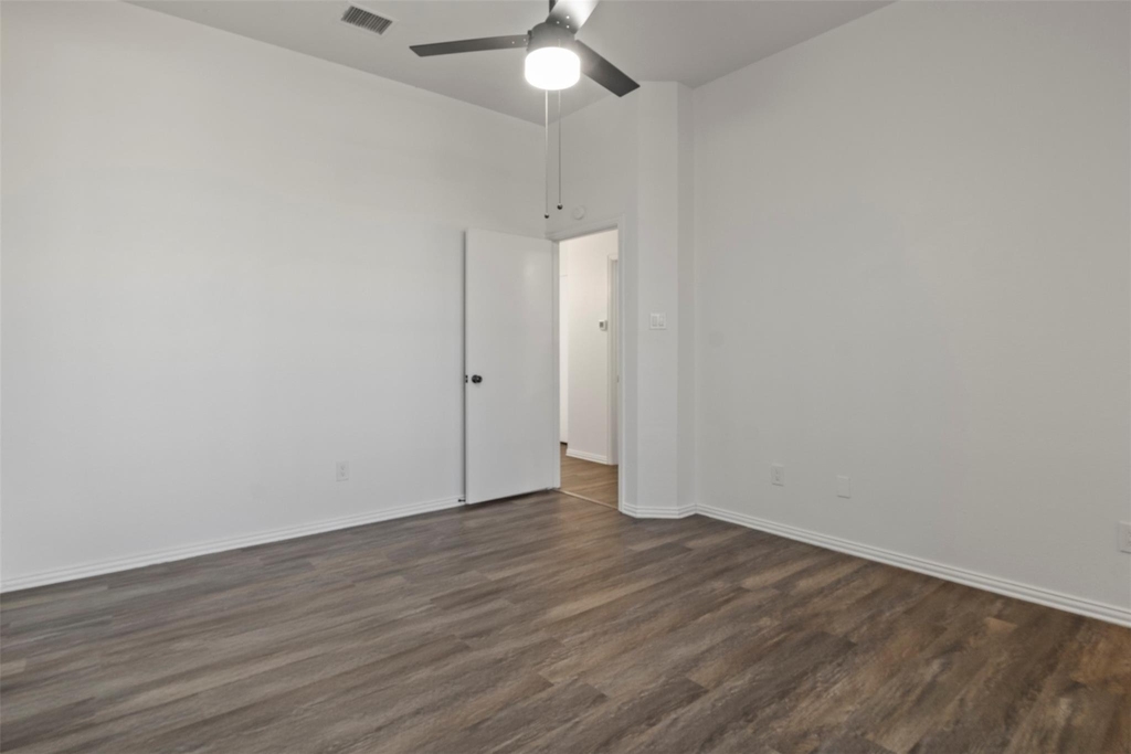 1308 London Drive - Photo 9