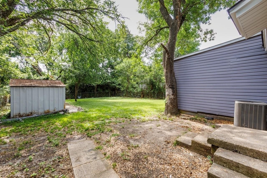 1738 Oak Hill Circle - Photo 21