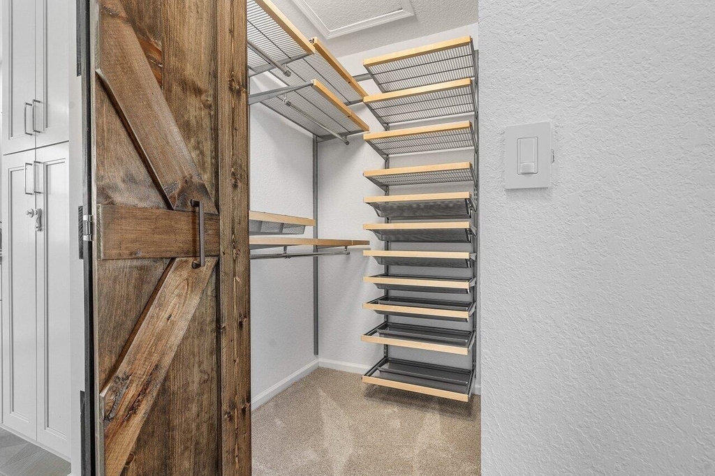 6328 Stonehurst Circle - Photo 24
