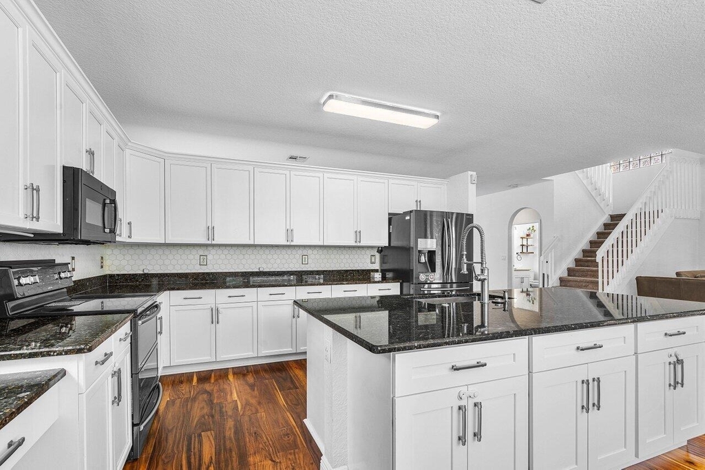 6328 Stonehurst Circle - Photo 15