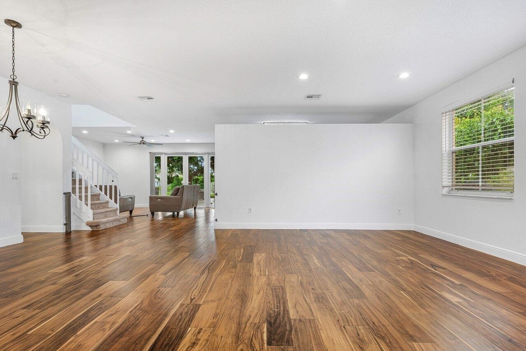 6328 Stonehurst Circle - Photo 4