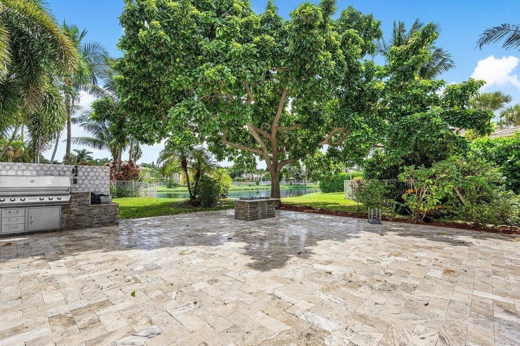 6328 Stonehurst Circle - Photo 34