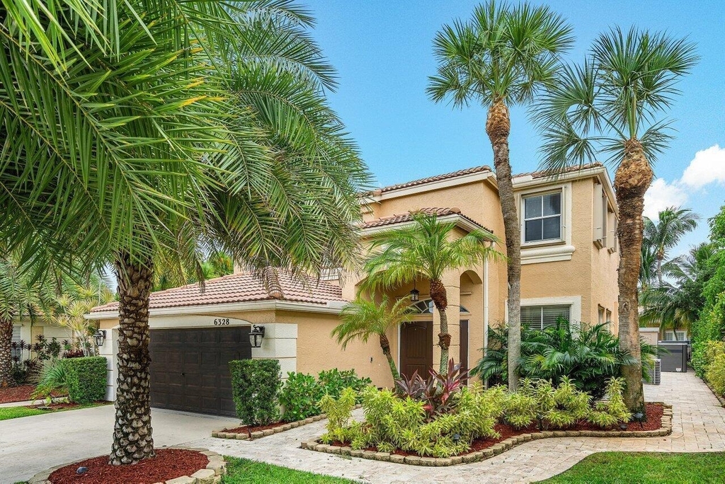 6328 Stonehurst Circle - Photo 2