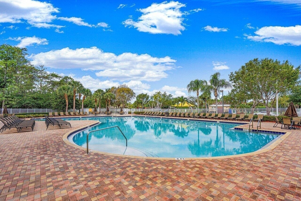 6328 Stonehurst Circle - Photo 37