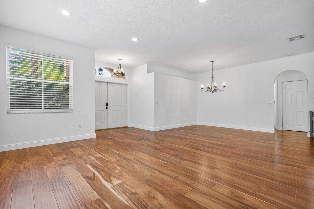 6328 Stonehurst Circle - Photo 6