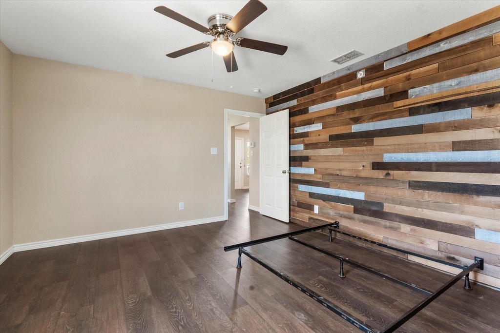 1406 Courtney Place - Photo 15
