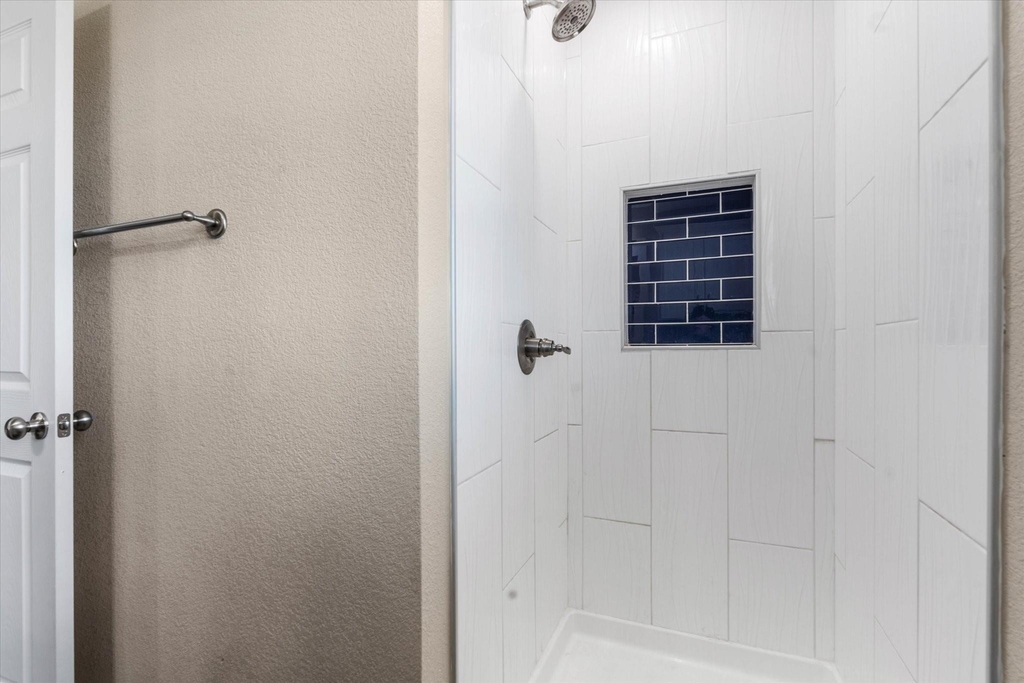 1406 Courtney Place - Photo 19