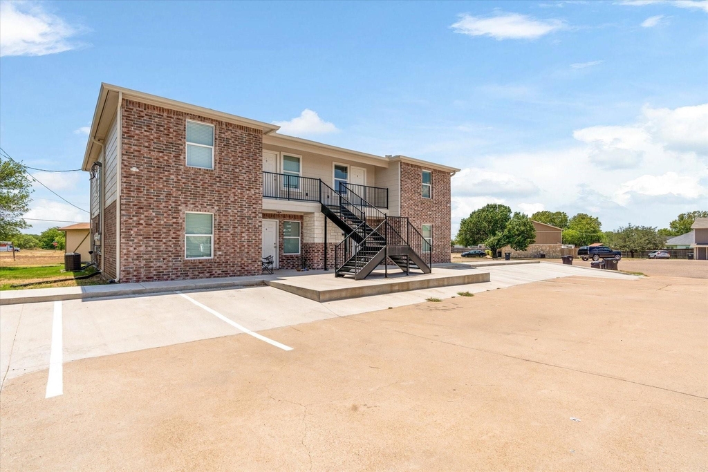1406 Courtney Place - Photo 25